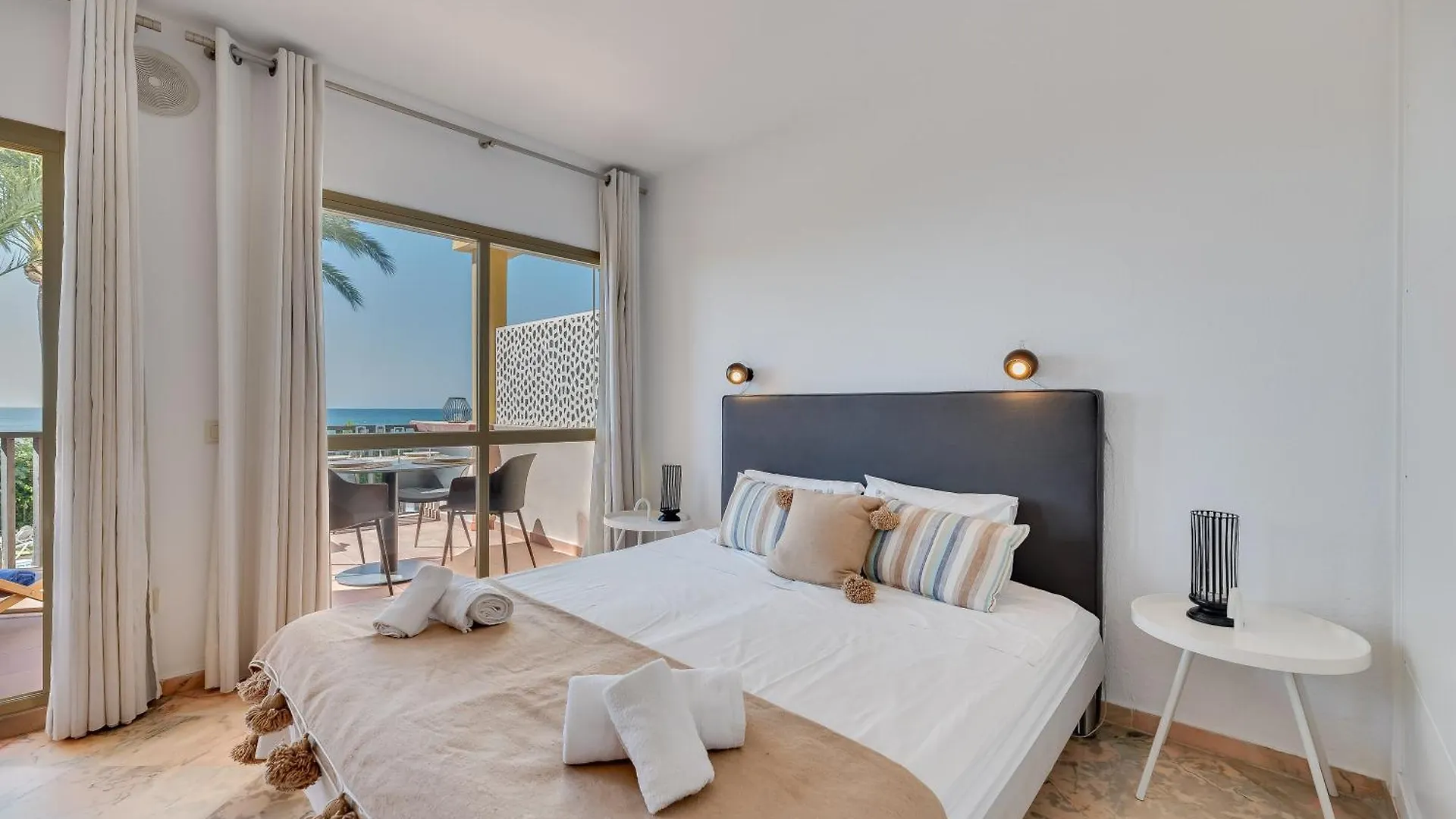 Front Line Beach Studio Apartment Marbella Holiday home