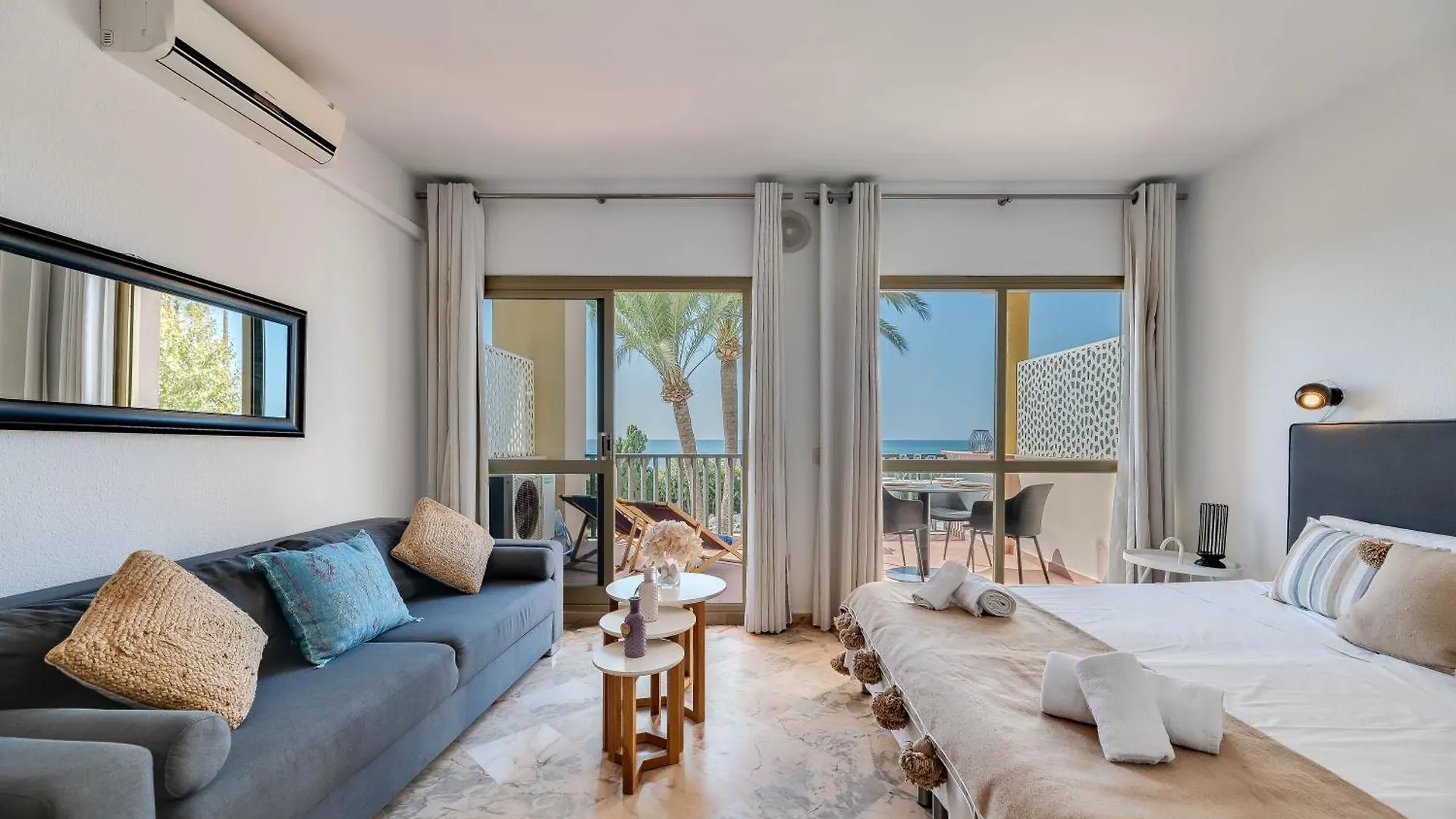 Front Line Beach Studio Apartment Marbella 0*,  Spain