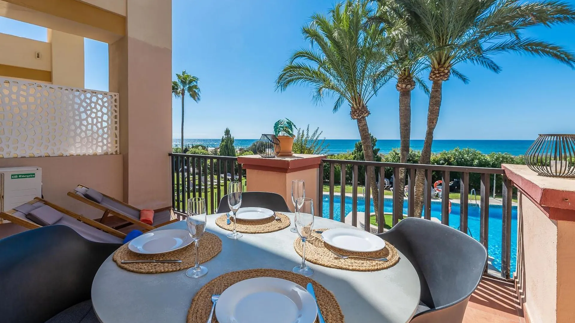 Front Line Beach Studio Apartment Marbella Holiday home