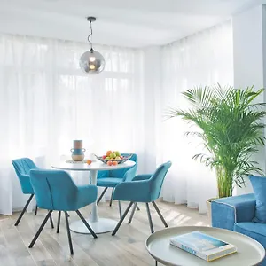 Apartment Beachfront Luxury Complex With Tropical Gardens & Pools, Marbella